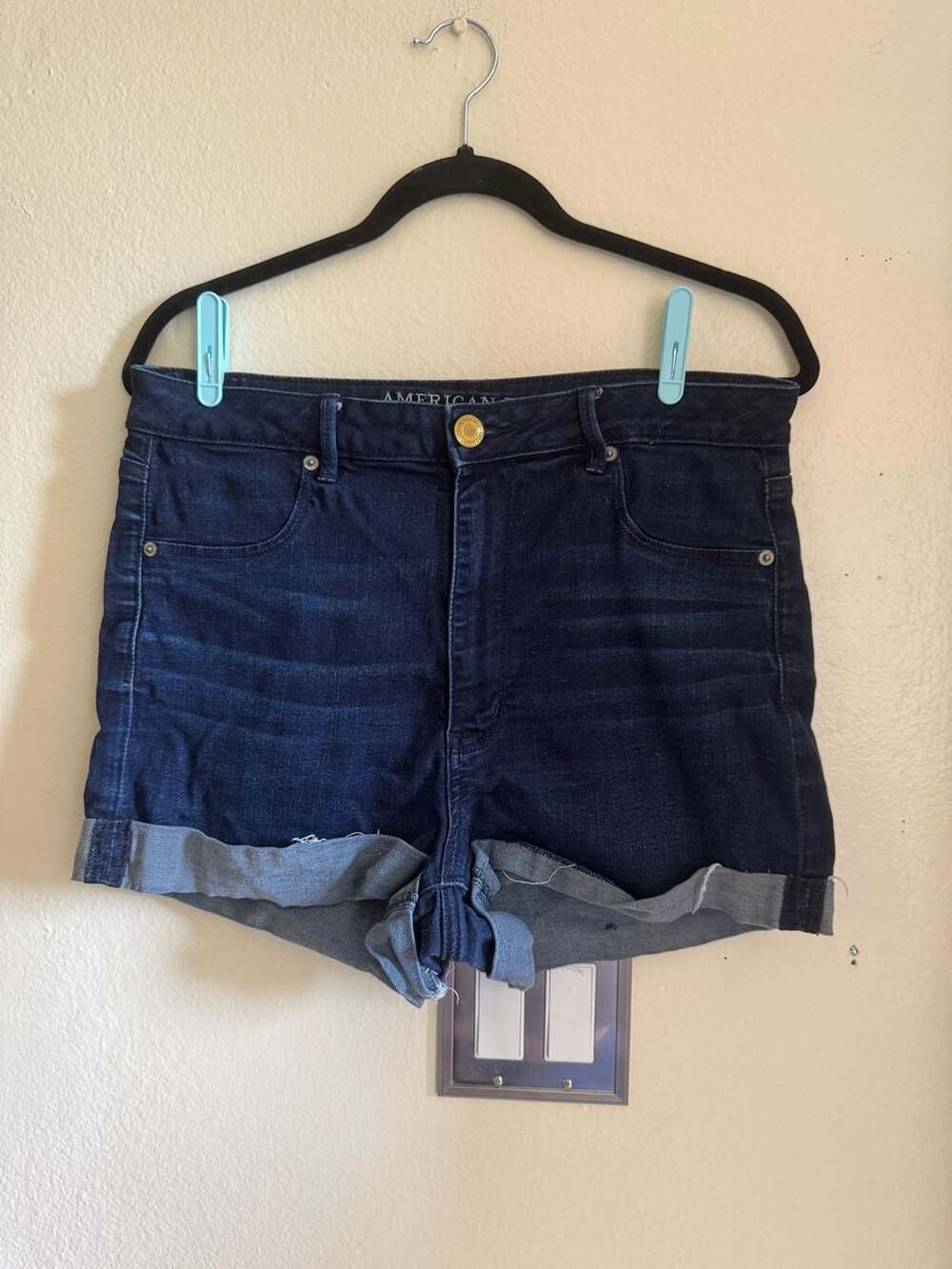 American Eagle Outfitters Super Stretch High-Waisted Cuffed Denim Shorts W170